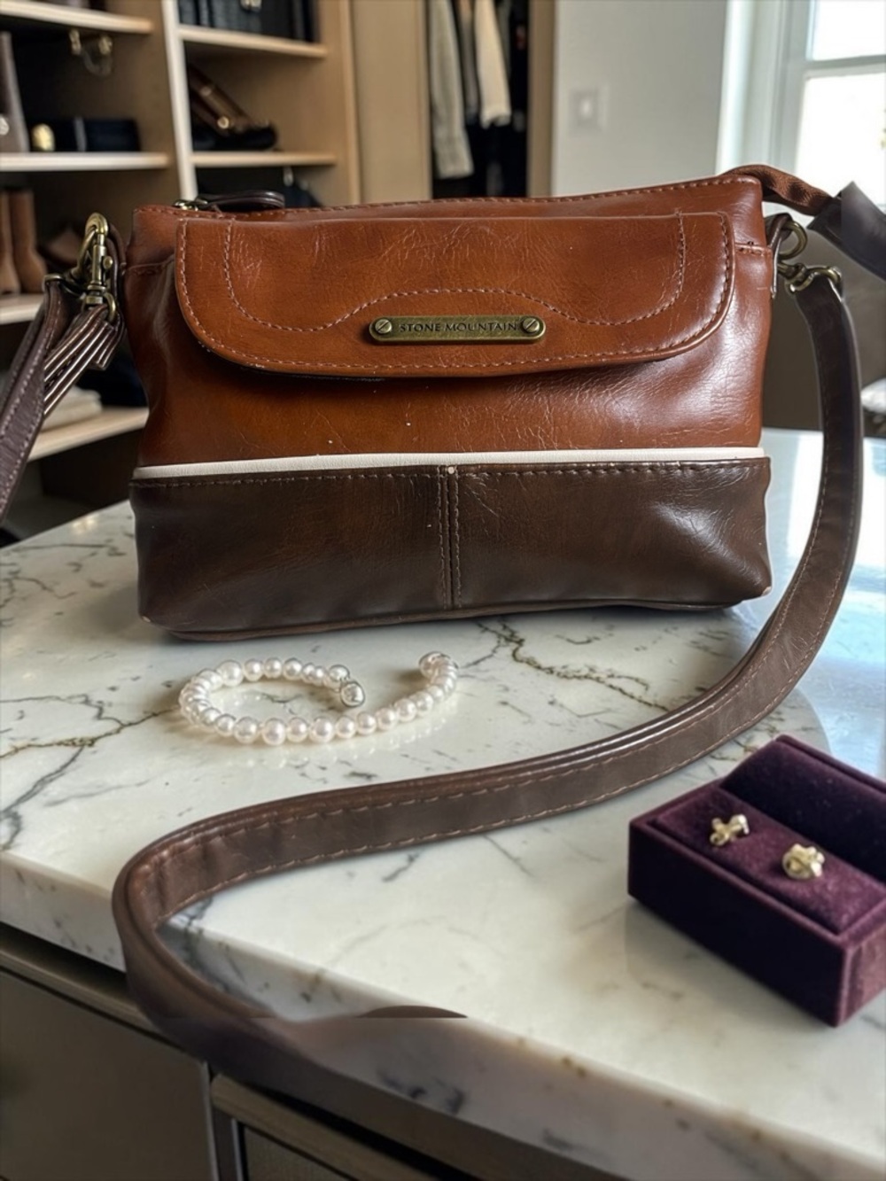 Stone Mountain Accessories Two-Tone Brown & Tan Leather Crossbody